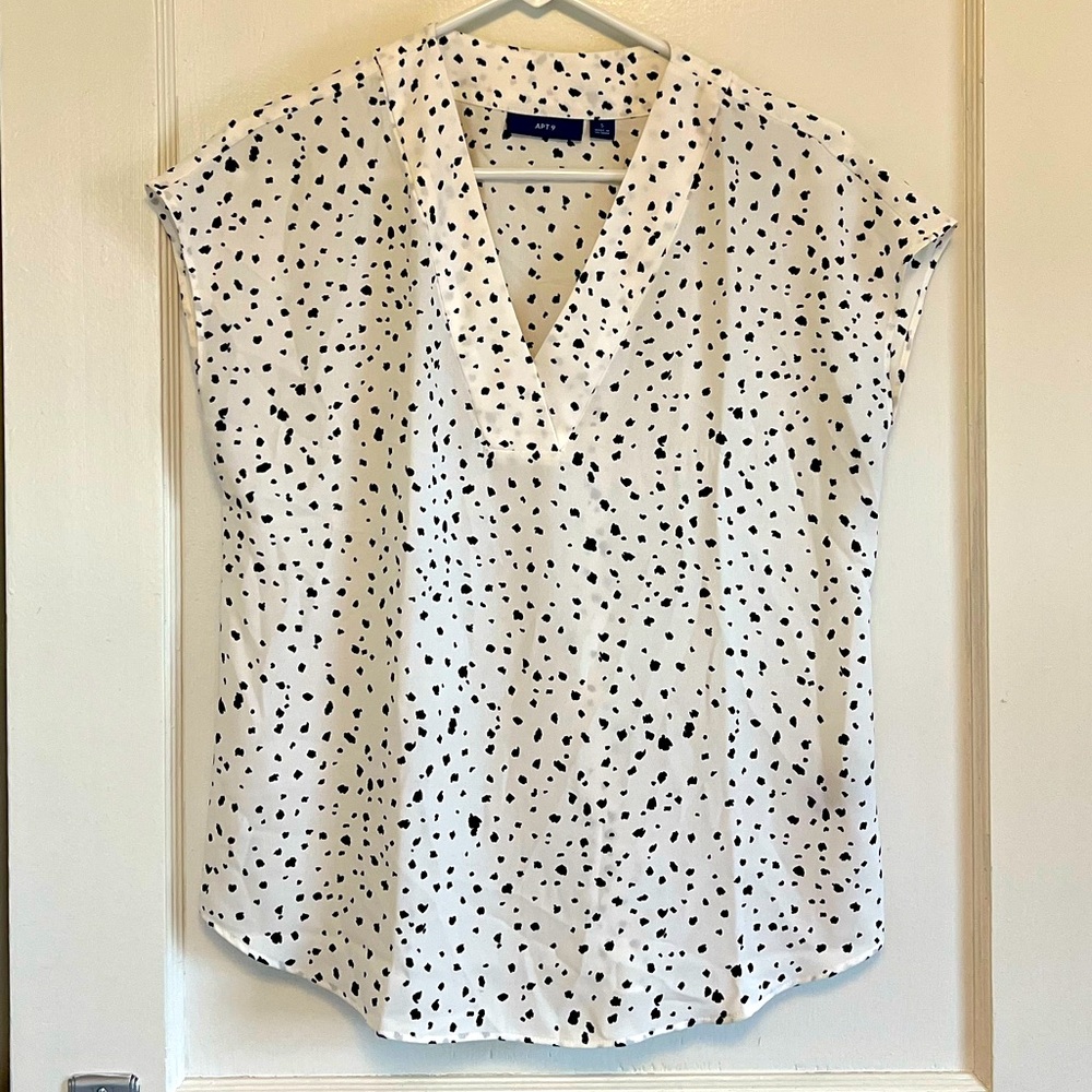 Apt 9 polka dot blouse